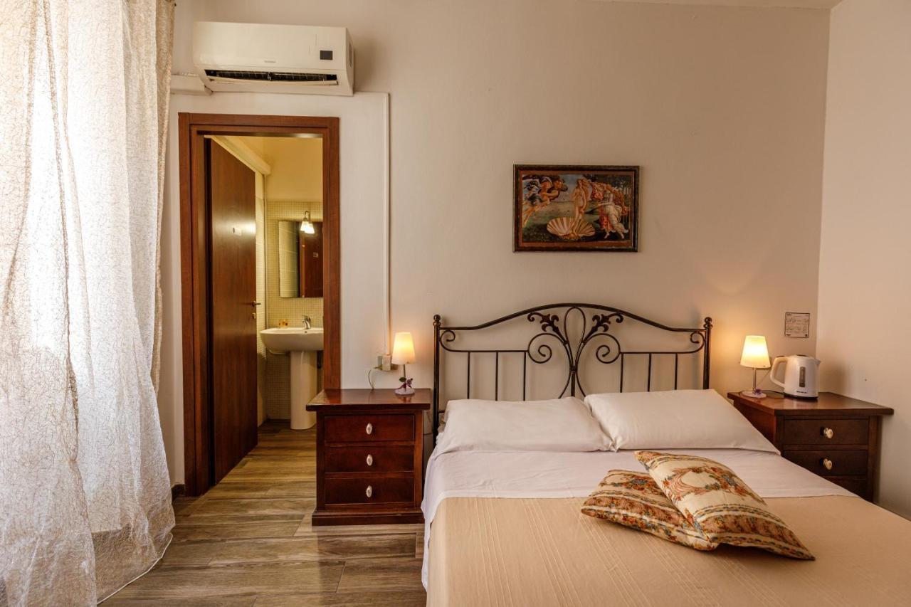 Onlyrooms I - Central & Quiet Area Cagliari Buitenkant foto
