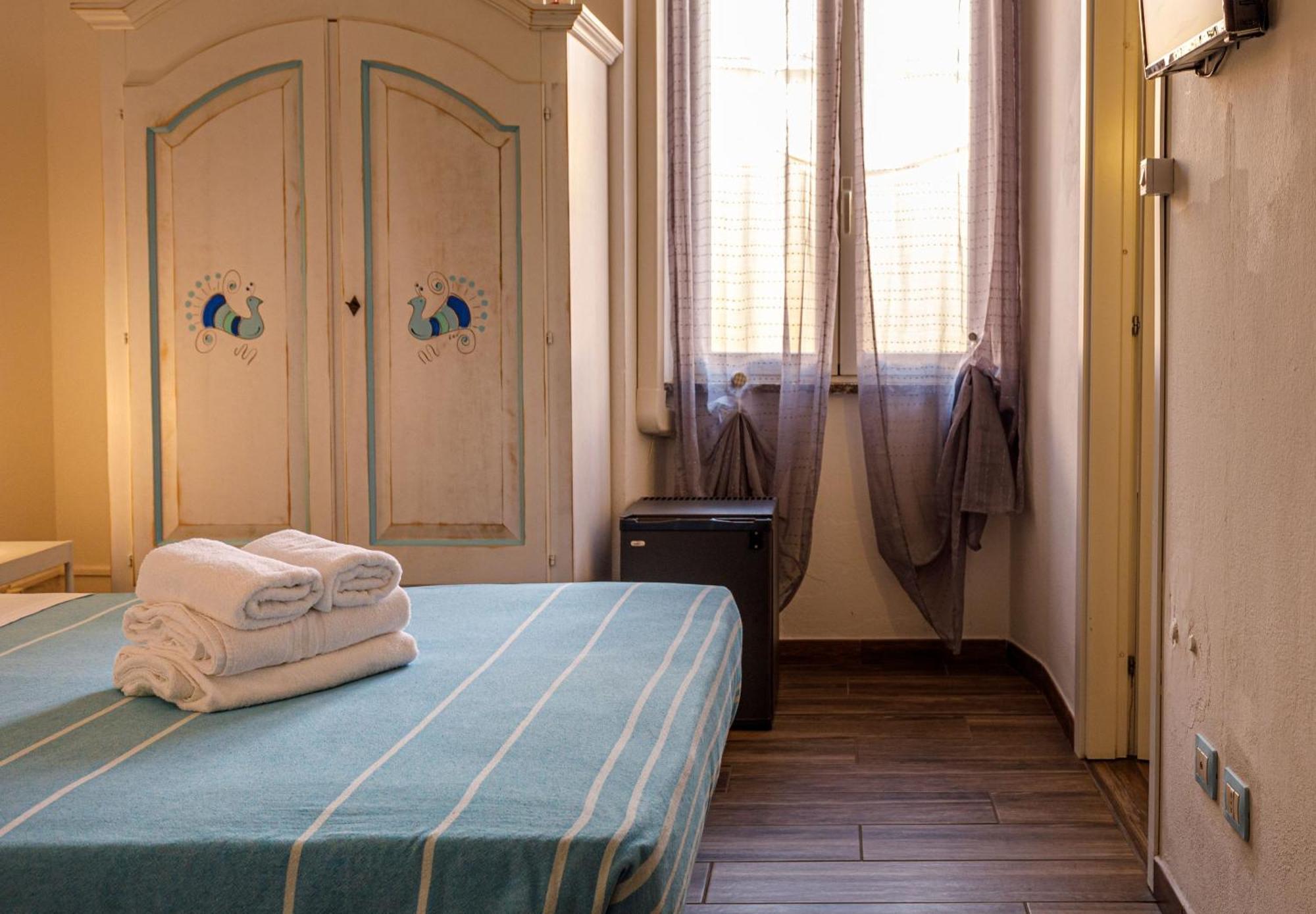 Onlyrooms I - Central & Quiet Area Cagliari Buitenkant foto